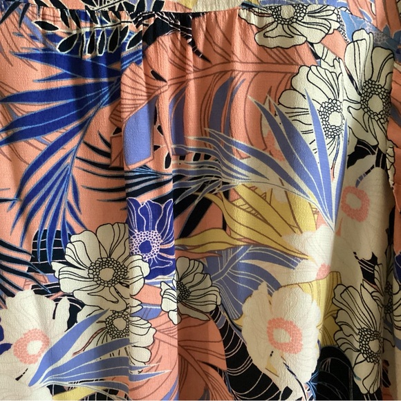 New— Sanctuary Tropical Floral Puffed-sleeve Blouse - Pink, Blue, Cream - Picture 3 of 5